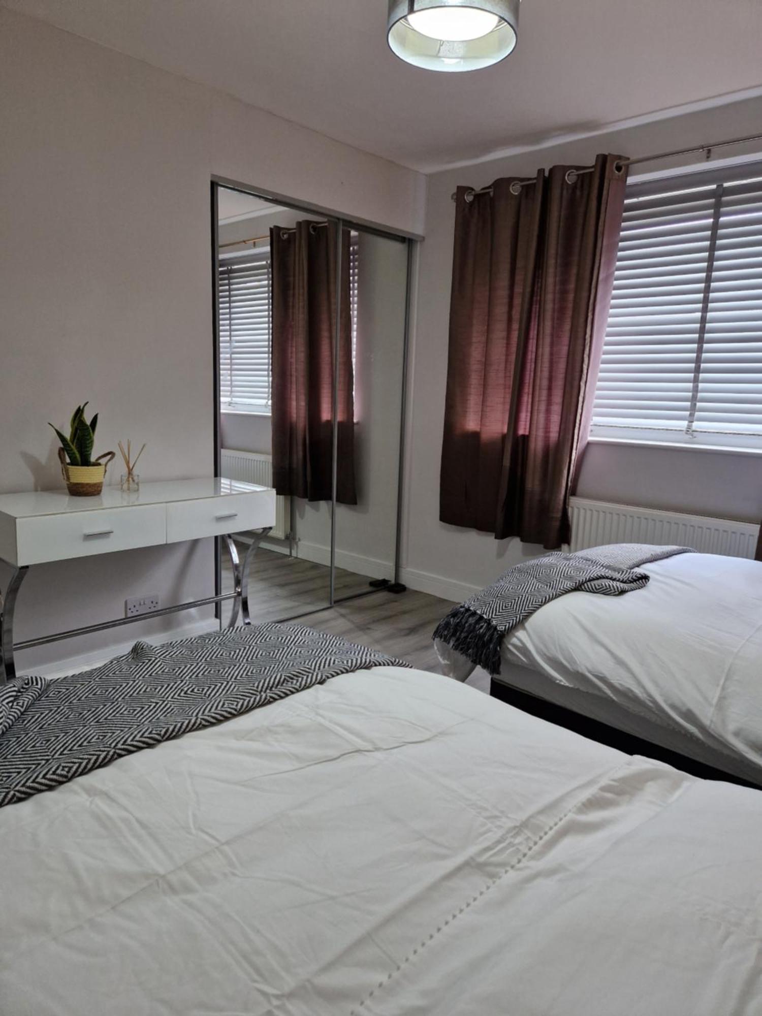 Stylish 2 Bed Home- Short Walk To Tottenham Stadium/Stations Londra Dış mekan fotoğraf
